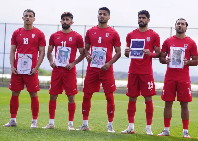 اقدام معنادار تیم ملی ایران قبل از بازی با کاستاریکا؛ نمایش تصاویر جنایات جنگی