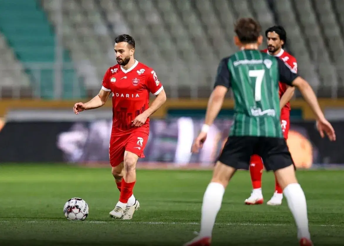 غیبت عجیب میلاد محمدی؛باشگاه پرسپولیس در حال مذاکره با ملی‌پوش مقیم یونان!