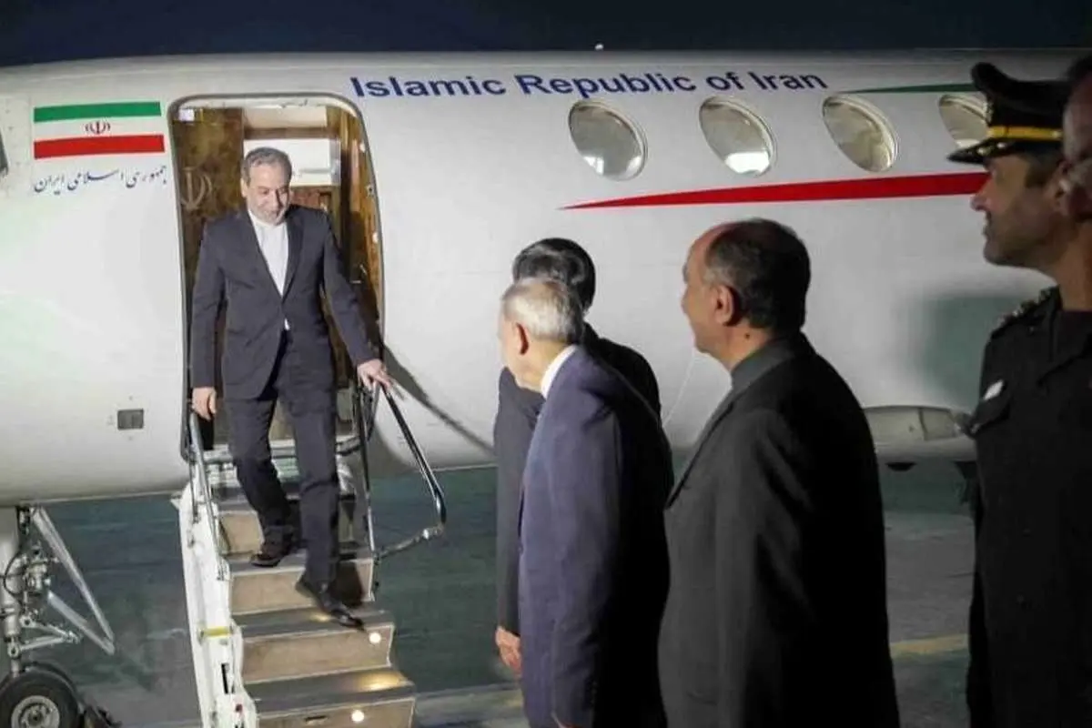 وزیر امور خارجه ایران پس از دیدارهای مهم در اسلام‌آباد راهی عمان شد