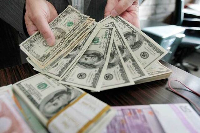 راز دلار ارزان؛ چرا اسکناس درشت ریالی حکم طلا پیدا کرده است؟