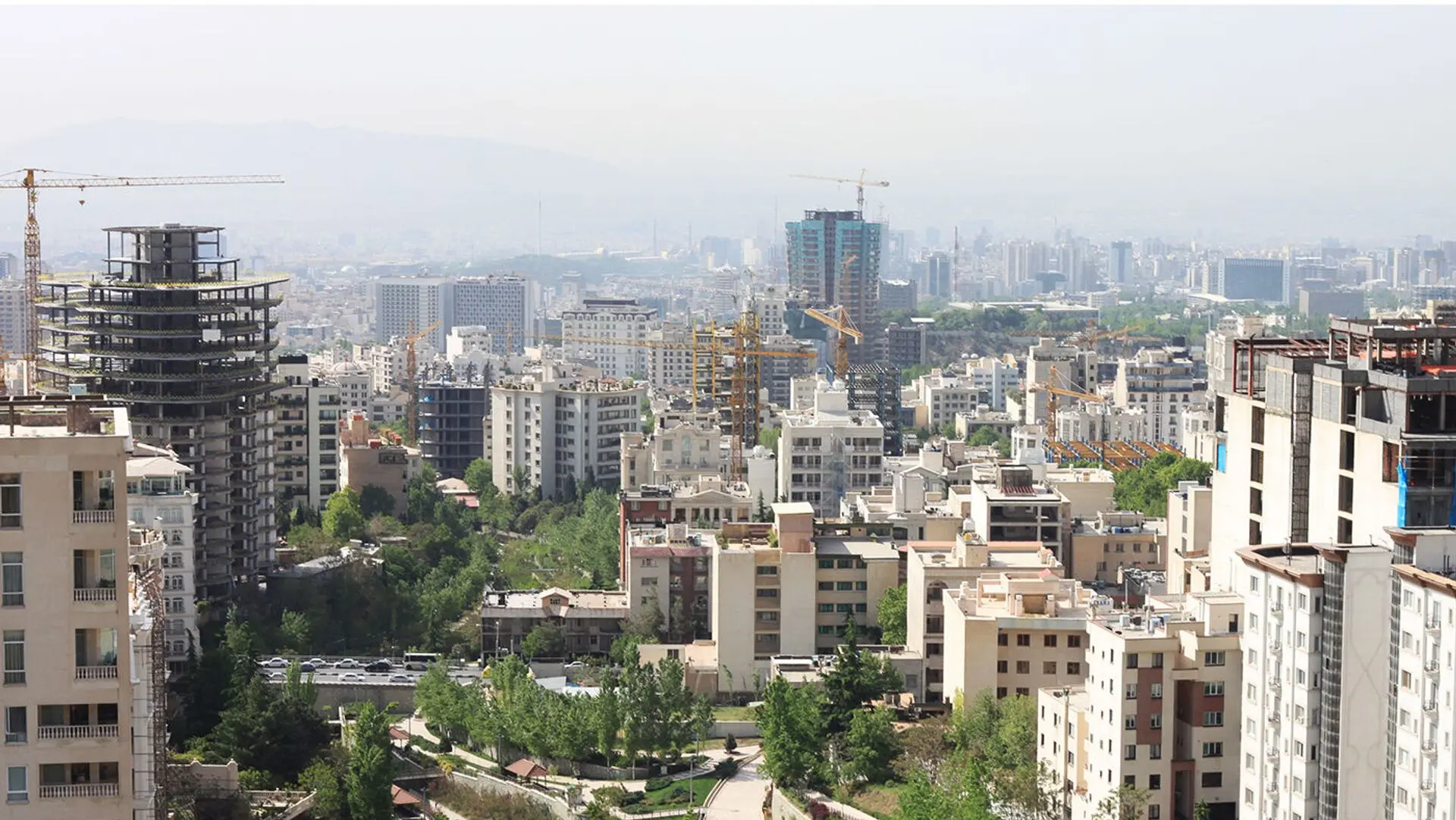 خانه‌دار شدن برای نسل جوان؛ رؤیایی که به شوخی تلخ دورهمی‌ها تبدیل شد