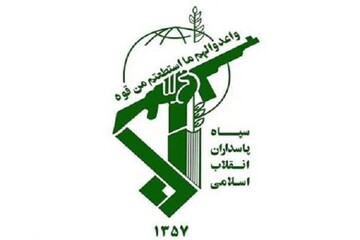 ادعای فرمانده نیروی دریایی سپاه درباره درگیری در تنگه هرمز؛ سه ناو آمریکایی عقب‌نشینی کردند