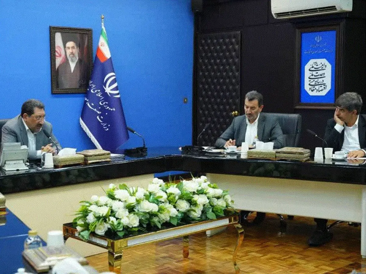 برنامه احیای سریع فولاد مبارکه کلید خورد؛ تأکید وزیر صمت بر بازگشت فوری به ظرفیت کامل تولید