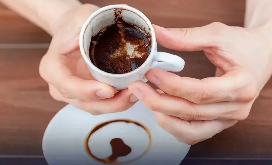 پیش‌بینی جنگ و دلار در فنجان قهوه؛ رونق فالگیری در روزهای پرالتهاب