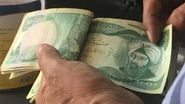 پشت‌پرده معاملات عجیب عراق؛ چرا دینار را در برابر ریال ارزان می‌فروشند؟