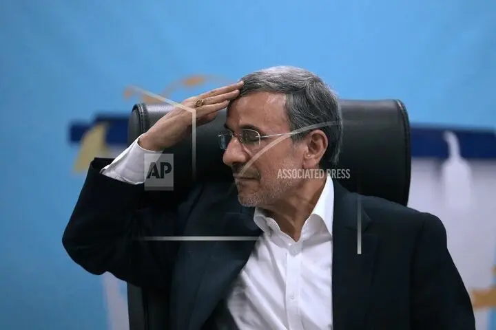 «عاقبت محمود» برای احمدی‌نژاد؟ روایت یک تشبیه تاریخی از سقوط قدرت