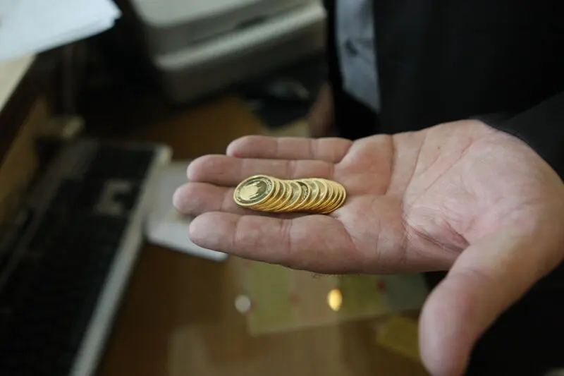 نوسان دلار، ترمز ریزش طلا را کشید/ صعود قیمت‌ها در بازار تهران