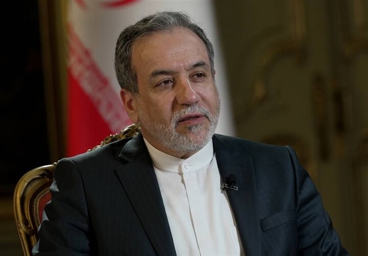 عراقچی به زلنسکی: جهان دیگر از دلقک‌های سردر گم خسته شده است
