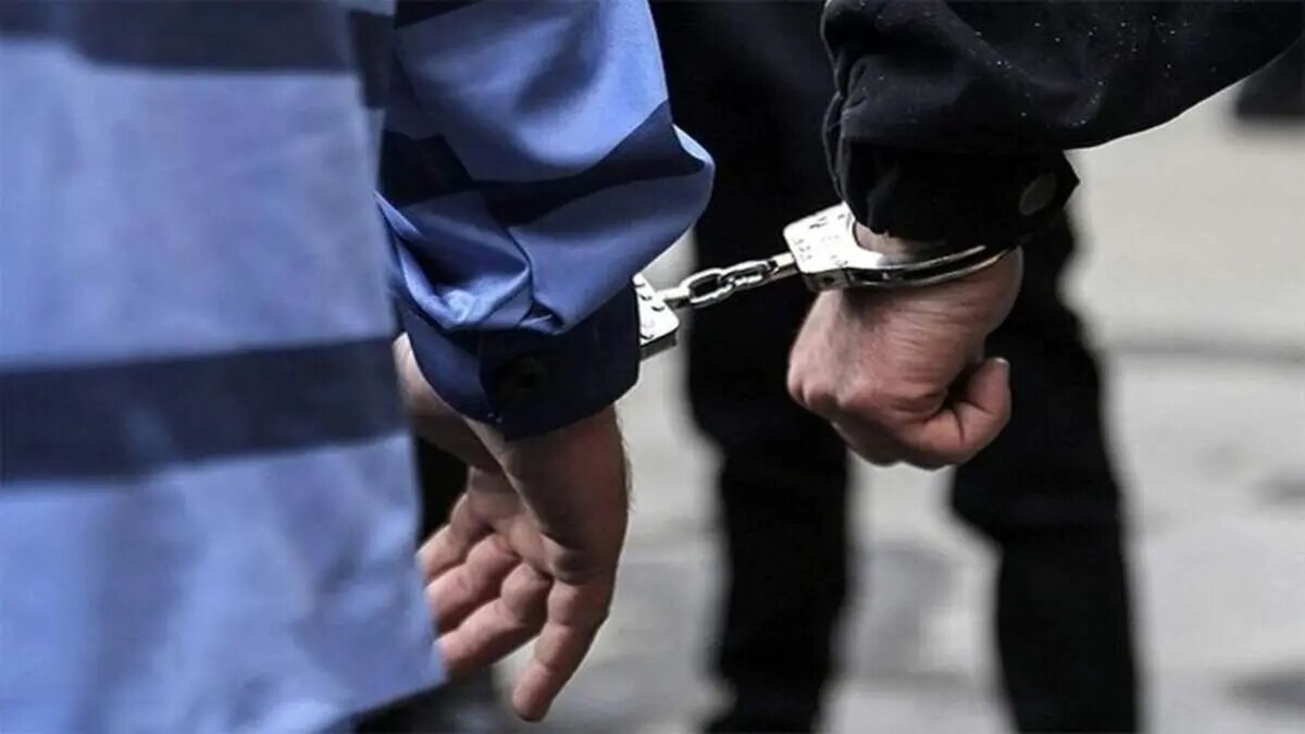 آینه‌بغل جا مانده در صحنه تصادف، هویت راننده متواری را فاش کرد
