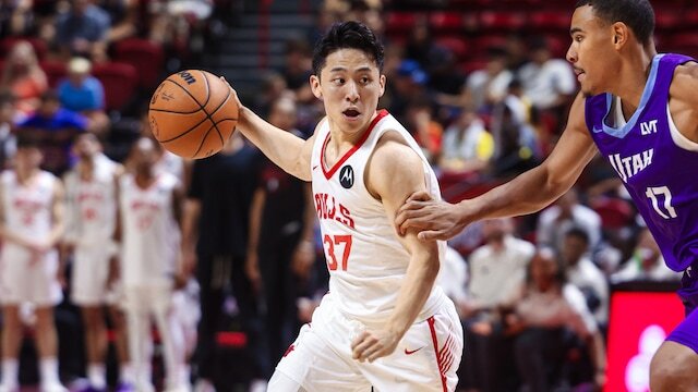 یوکی کاوامورا به تیم شیکاگو بولز در لیگ NBA پیوست